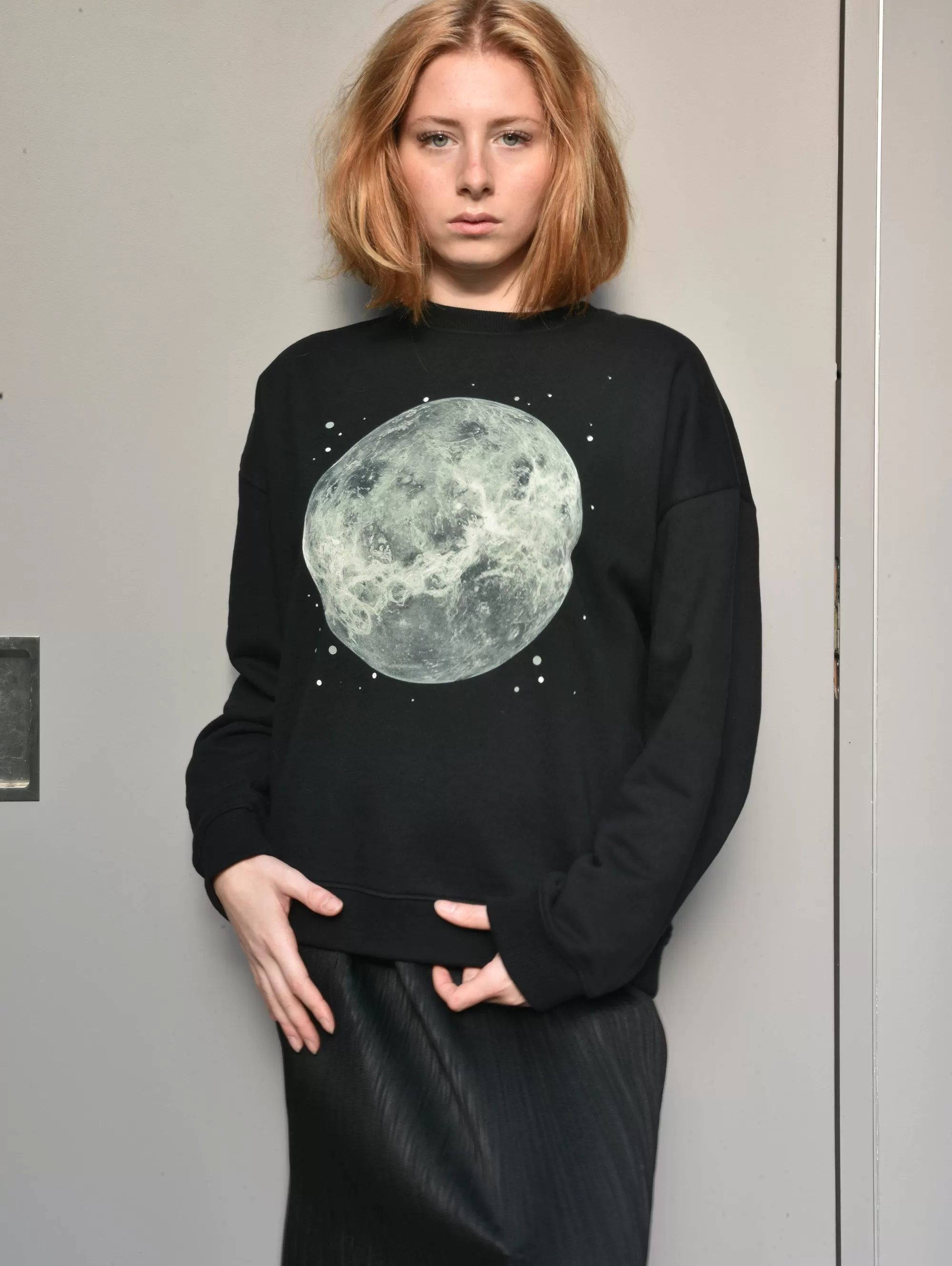 BLACK MOON SWEATSHIRT